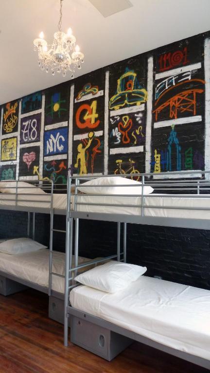 Q4 And Hostal Nueva York